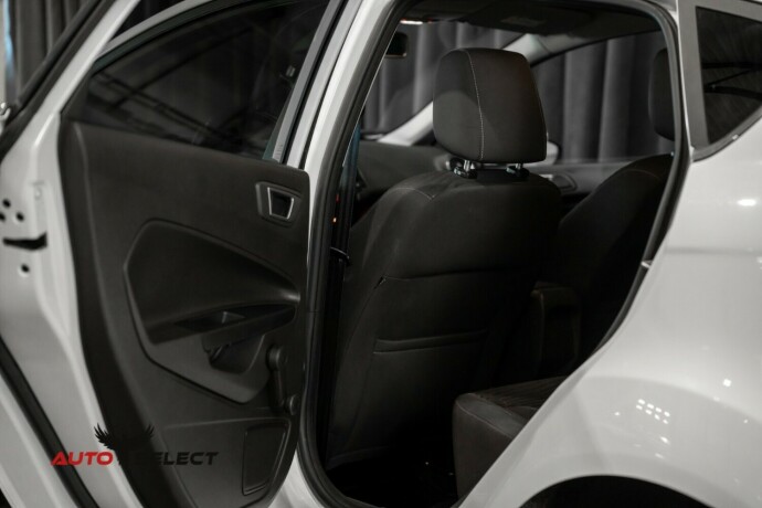 ford-fiesta-bensin-2015-big-16