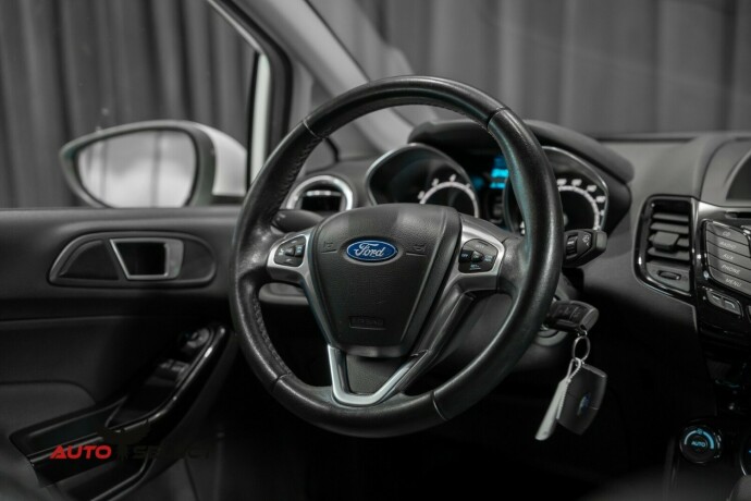 ford-fiesta-bensin-2015-big-24