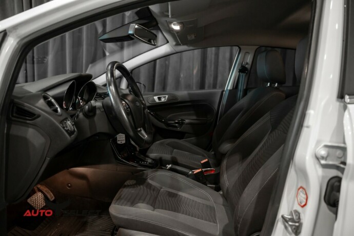 ford-fiesta-bensin-2015-big-21