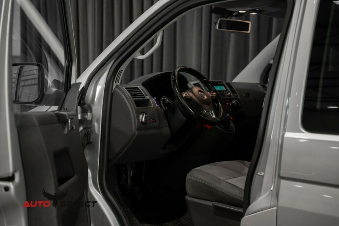 volkswagen-caravelle-diesel-2013-big-16