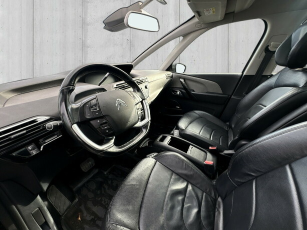 citroen-c4-picasso-bensin-2018-big-12