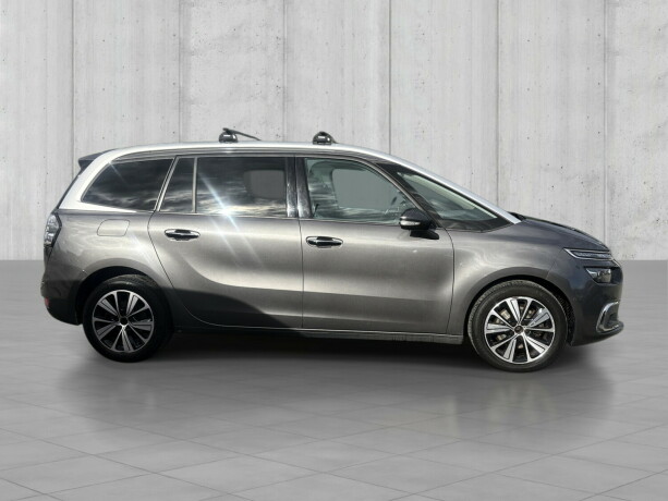 citroen-c4-picasso-bensin-2018-big-4
