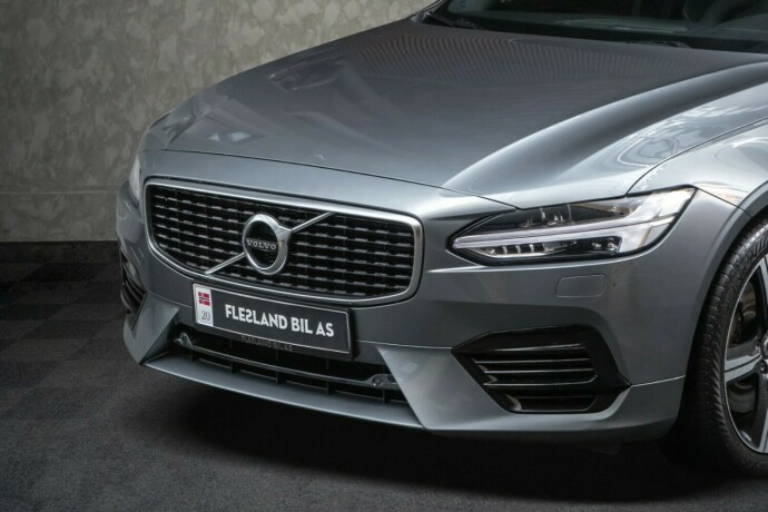volvo-v90-diesel-2019-big-2