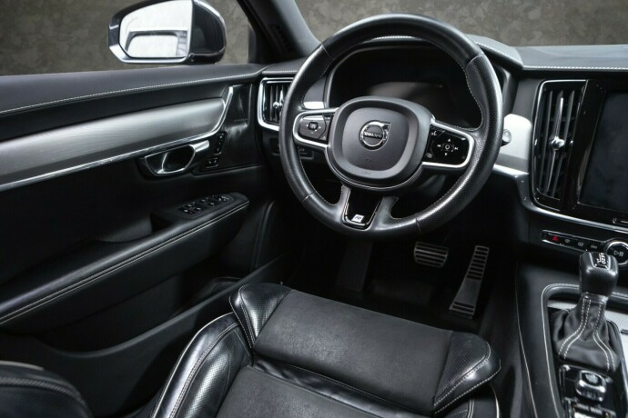 volvo-v90-elektrisitetbensin-2020-big-29
