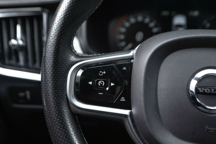 volvo-v90-elektrisitetbensin-2020-big-11
