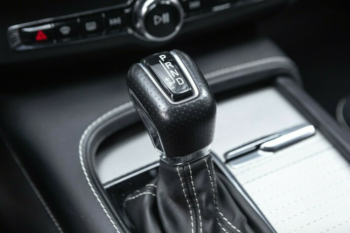 volvo-v90-elektrisitetbensin-2020-big-20