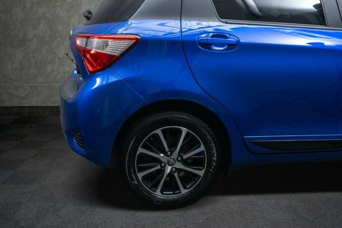 toyota-yaris-elektrisitetbensin-2018-big-9