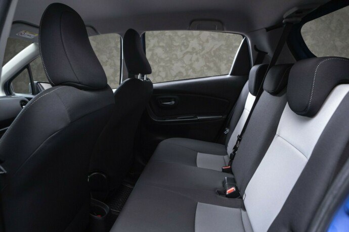 toyota-yaris-elektrisitetbensin-2018-big-20