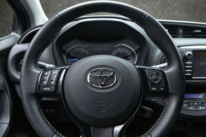 toyota-yaris-elektrisitetbensin-2018-big-10