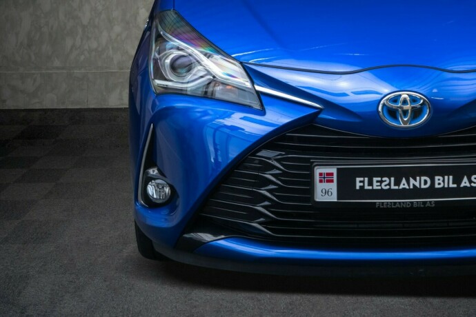 toyota-yaris-elektrisitetbensin-2018-big-6