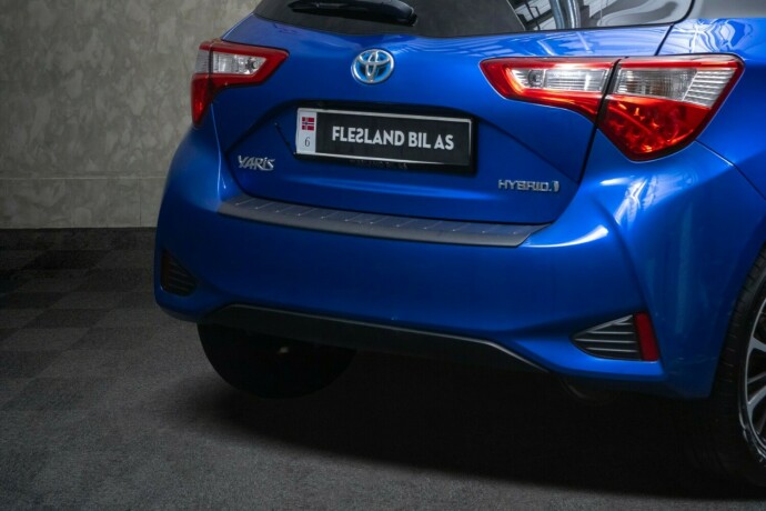 toyota-yaris-elektrisitetbensin-2018-big-8