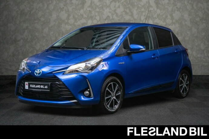 toyota-yaris-elektrisitetbensin-2018-big-0