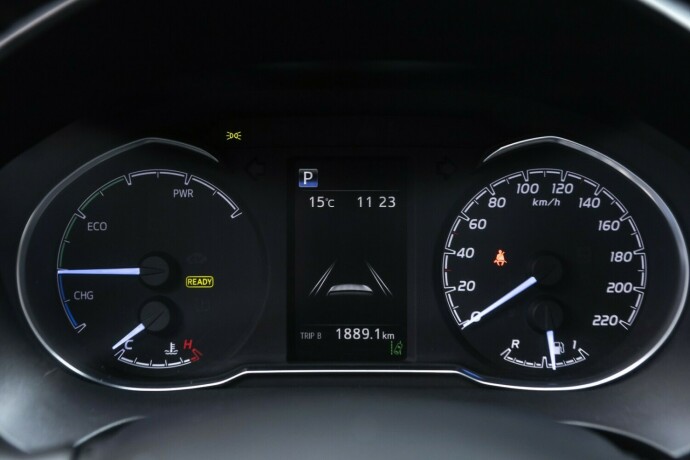 toyota-yaris-elektrisitetbensin-2018-big-13