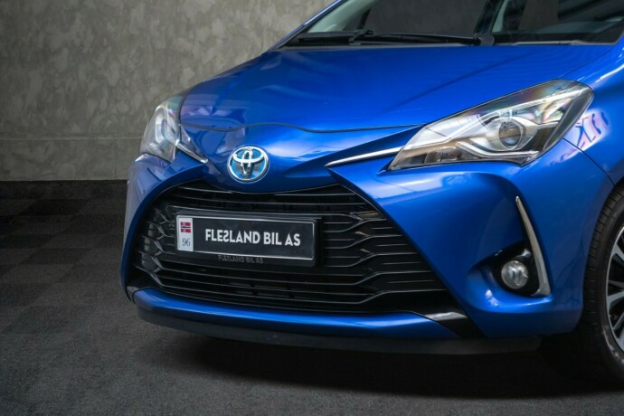 toyota-yaris-elektrisitetbensin-2018-big-3