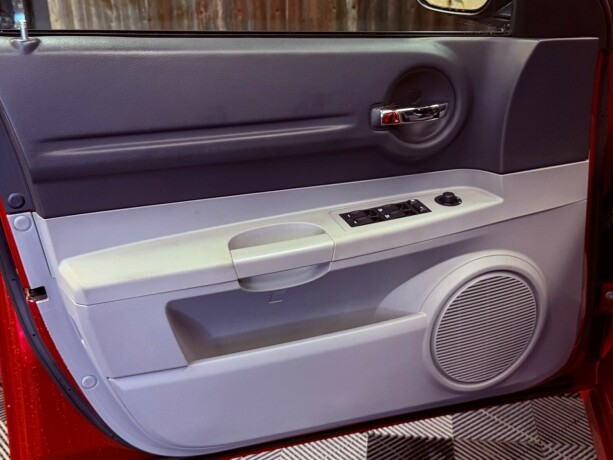 dodge-magnum-bensin-2006-big-17
