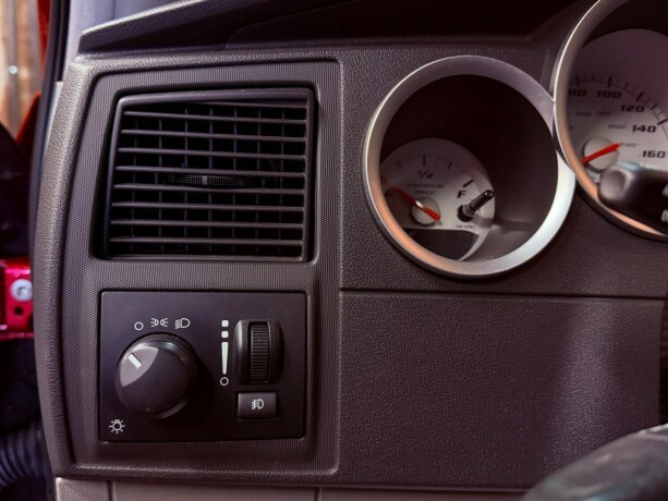 dodge-magnum-bensin-2006-big-21