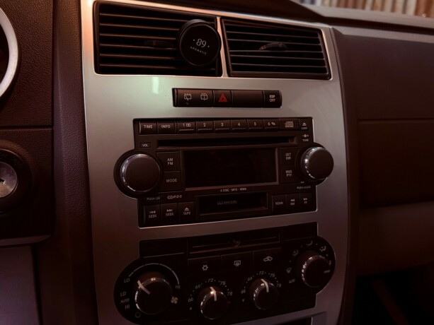dodge-magnum-bensin-2006-big-22