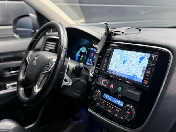 mitsubishi-outlander-elektrisitetbensin-2016-big-14