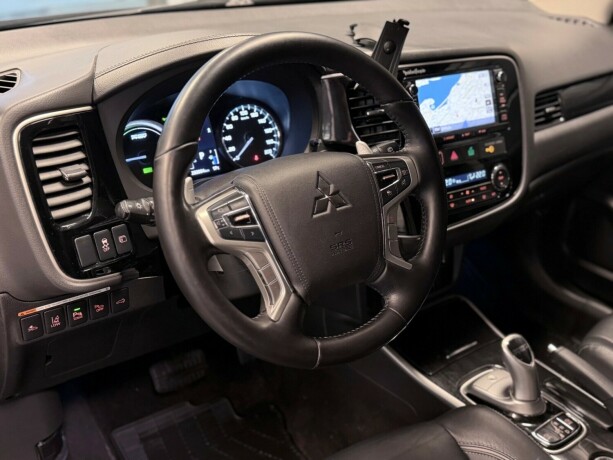 mitsubishi-outlander-elektrisitetbensin-2016-big-10