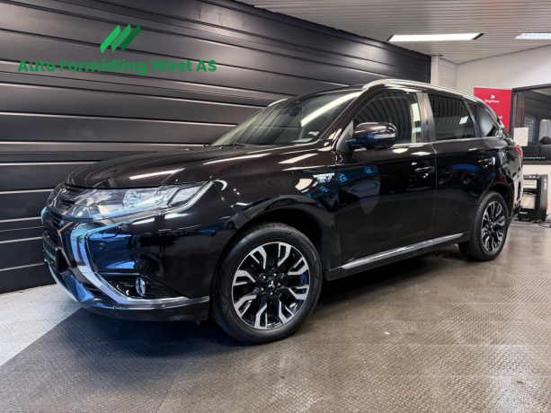 mitsubishi-outlander-elektrisitetbensin-2016-big-0