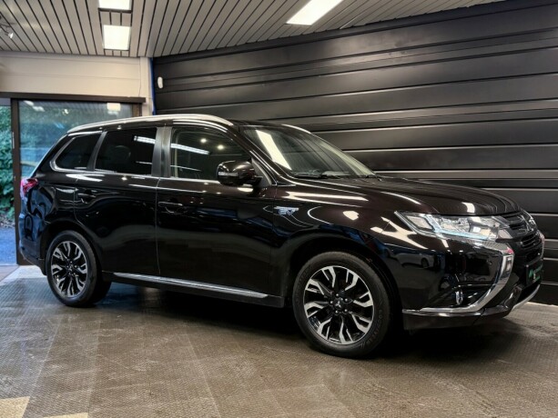 mitsubishi-outlander-elektrisitetbensin-2016-big-9