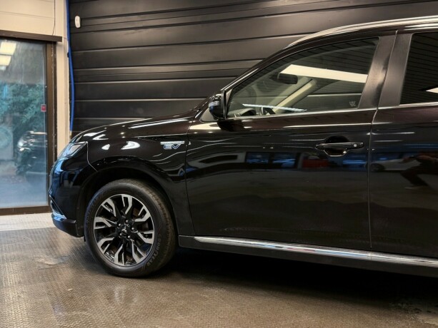 mitsubishi-outlander-elektrisitetbensin-2016-big-7
