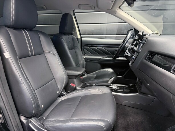 mitsubishi-outlander-elektrisitetbensin-2016-big-16