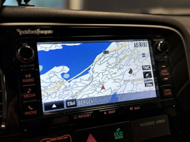mitsubishi-outlander-elektrisitetbensin-2016-big-25