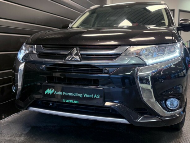 mitsubishi-outlander-elektrisitetbensin-2016-big-3