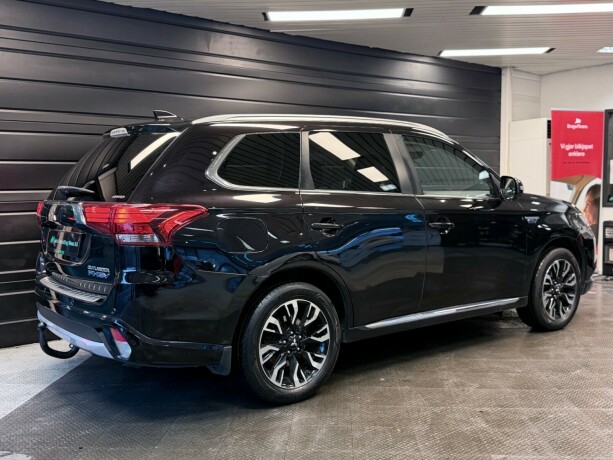 mitsubishi-outlander-elektrisitetbensin-2016-big-8