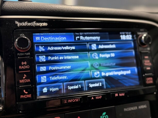 mitsubishi-outlander-elektrisitetbensin-2016-big-26
