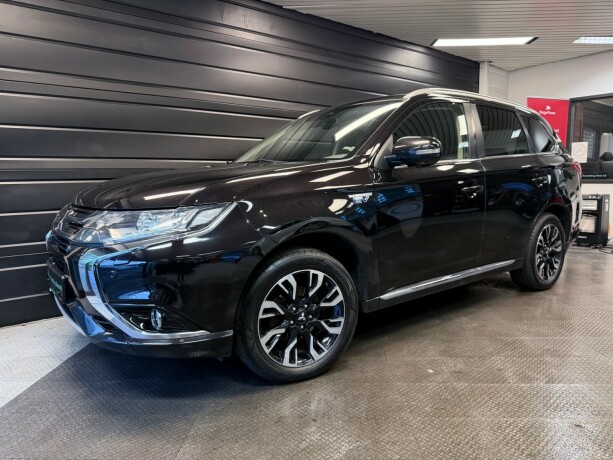 mitsubishi-outlander-elektrisitetbensin-2016-big-1