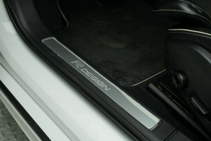 volvo-v90-elektrisitetbensin-2019-big-33