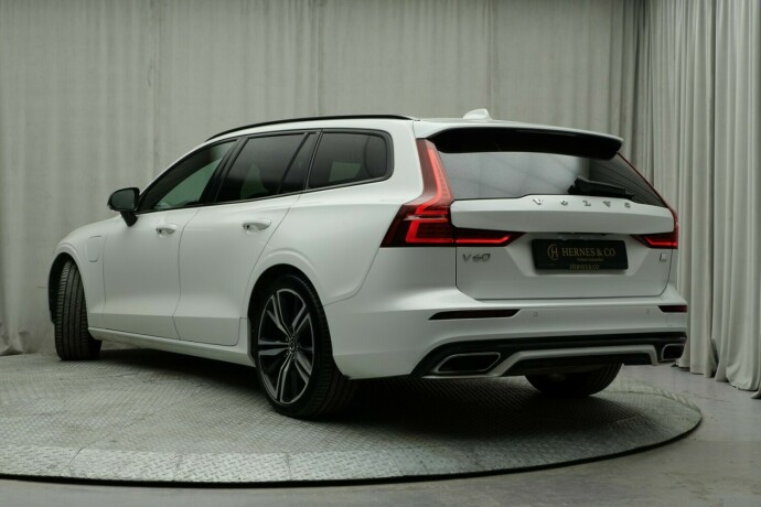 volvo-v60-elektrisitetbensin-2021-big-8