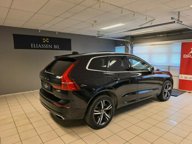 volvo-xc-60-plug-in-petrol-2018-big-4