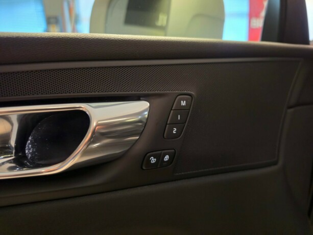 volvo-xc-60-plug-in-petrol-2018-big-25