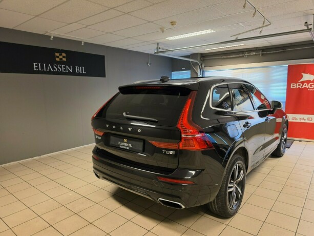 volvo-xc-60-plug-in-petrol-2018-big-5