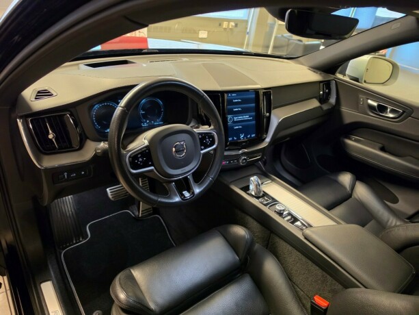 volvo-xc-60-plug-in-petrol-2018-big-24