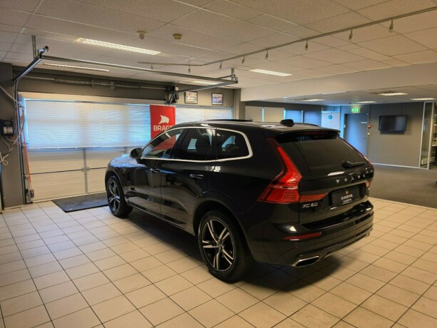 volvo-xc-60-plug-in-petrol-2018-big-6