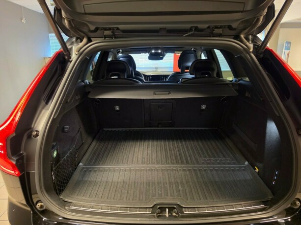 volvo-xc-60-plug-in-petrol-2018-big-18