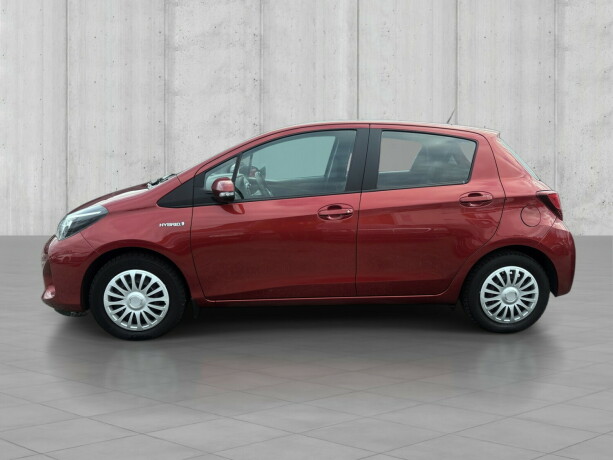 toyota-yaris-elektrisitetbensin-2015-big-7