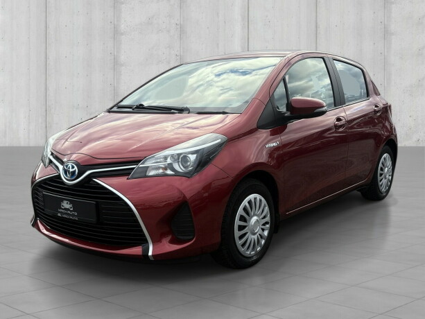 toyota-yaris-elektrisitetbensin-2015-big-1