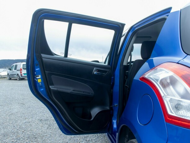 suzuki-swift-bensin-2014-big-18
