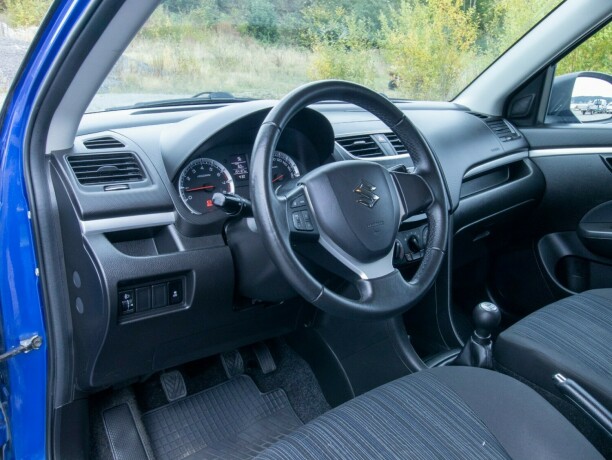 suzuki-swift-bensin-2014-big-34