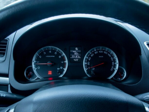 suzuki-swift-bensin-2014-big-21