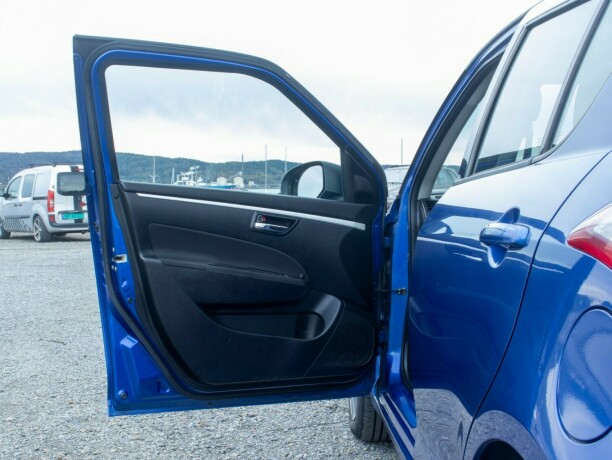 suzuki-swift-bensin-2014-big-17
