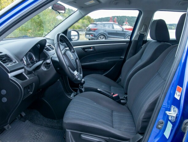 suzuki-swift-bensin-2014-big-35