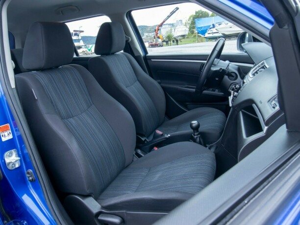 suzuki-swift-bensin-2014-big-41