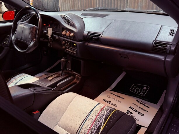 chevrolet-camaro-bensin-1993-big-30