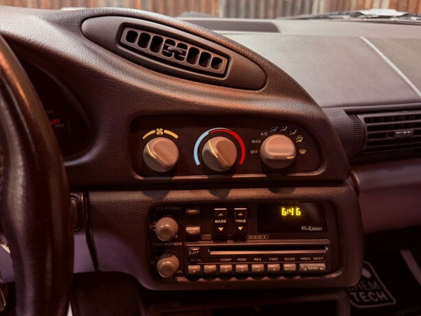 chevrolet-camaro-bensin-1993-big-26